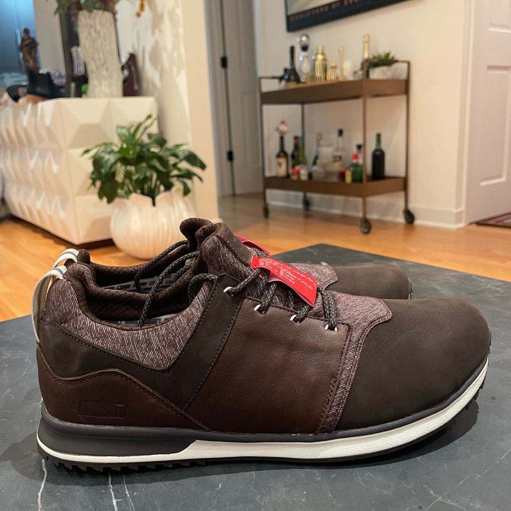 Men's Chocolate Casual Golf Sneakers.